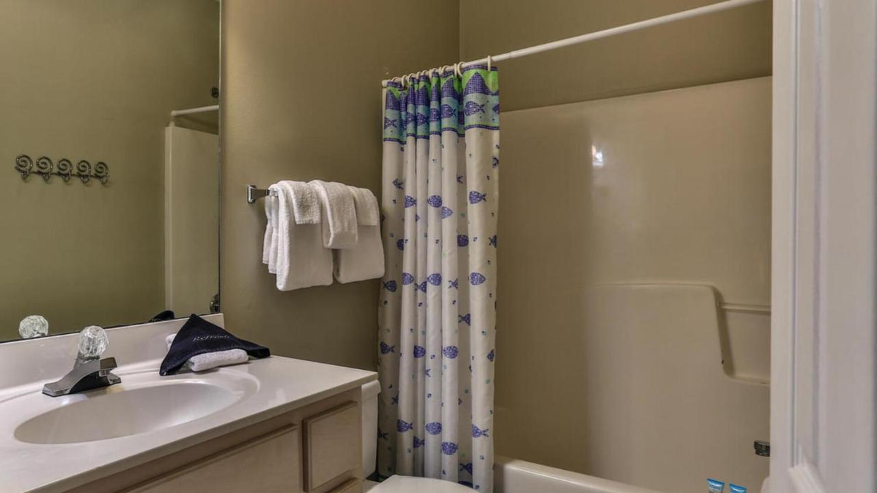 Biglows Bungalow - About A Quarter Mile To Private Neighborhood Beach Access, Pet Friendly, Community Pool Destin Kültér fotó