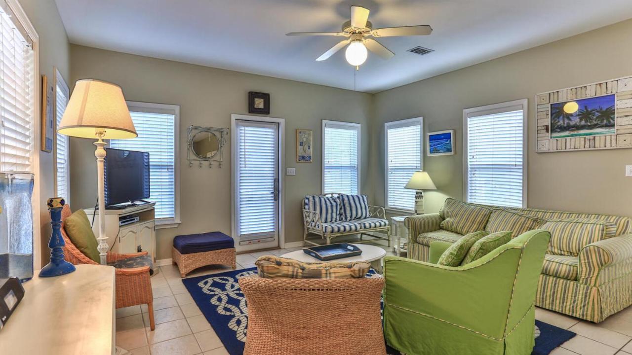 Biglows Bungalow - About A Quarter Mile To Private Neighborhood Beach Access, Pet Friendly, Community Pool Destin Kültér fotó