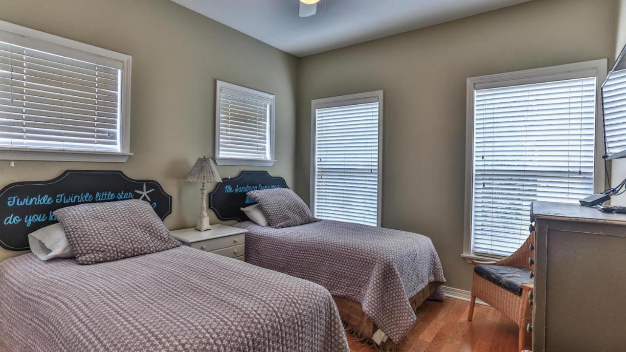 Biglows Bungalow - About A Quarter Mile To Private Neighborhood Beach Access, Pet Friendly, Community Pool Destin Kültér fotó