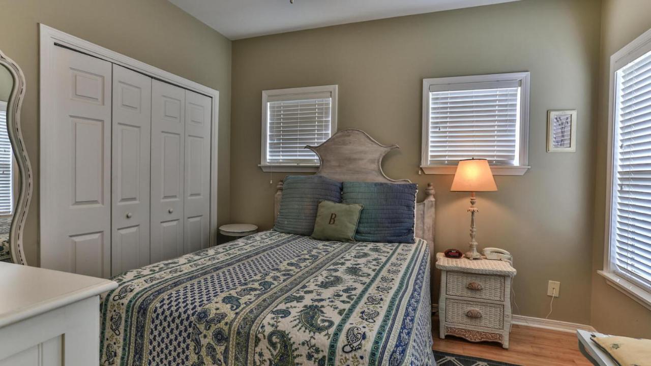 Biglows Bungalow - About A Quarter Mile To Private Neighborhood Beach Access, Pet Friendly, Community Pool Destin Kültér fotó