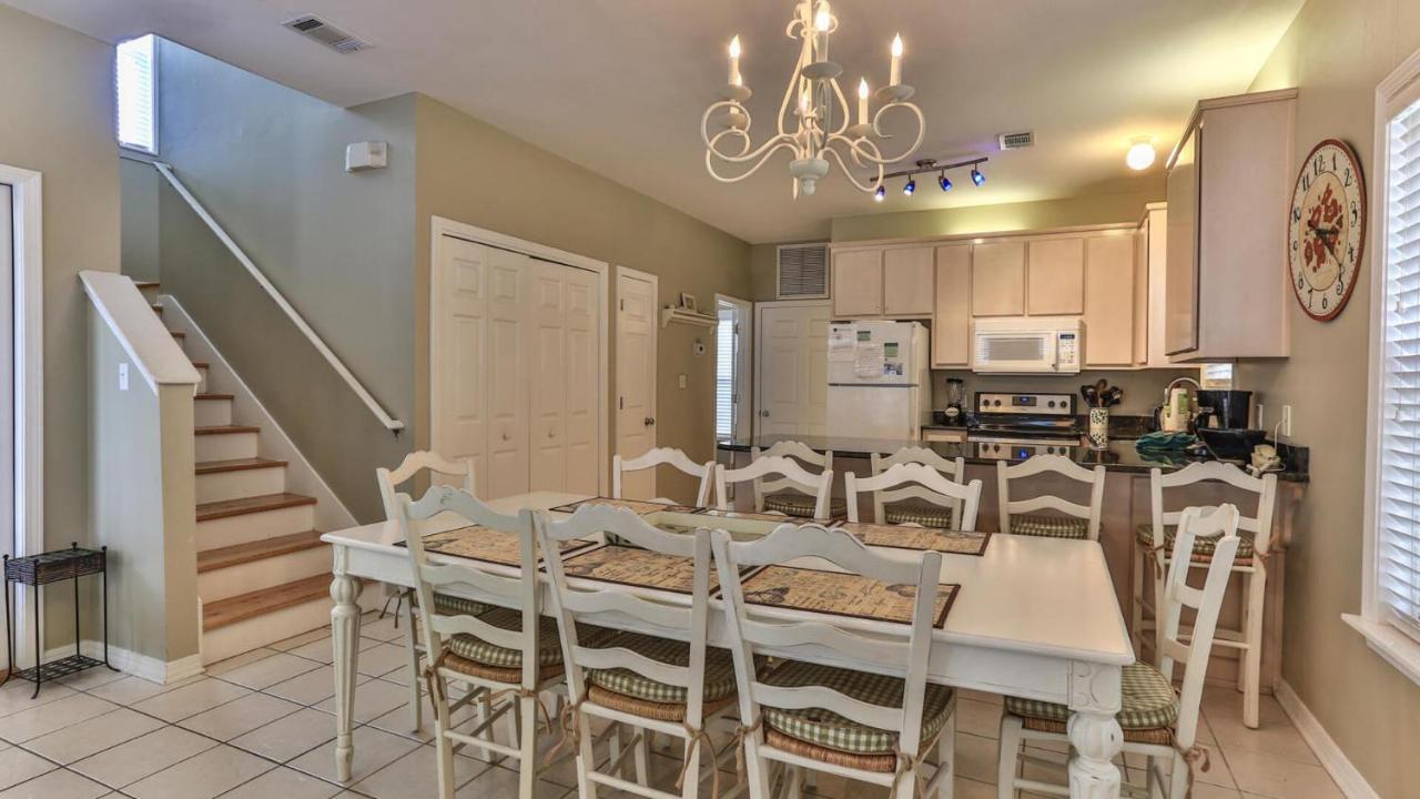 Biglows Bungalow - About A Quarter Mile To Private Neighborhood Beach Access, Pet Friendly, Community Pool Destin Kültér fotó